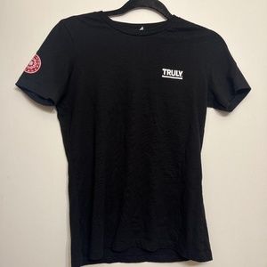 Truly Hard Seltzer and Portland Thorns Fitted Women’s Tee Like New